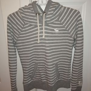 Abercrombie & Fitch Sweater